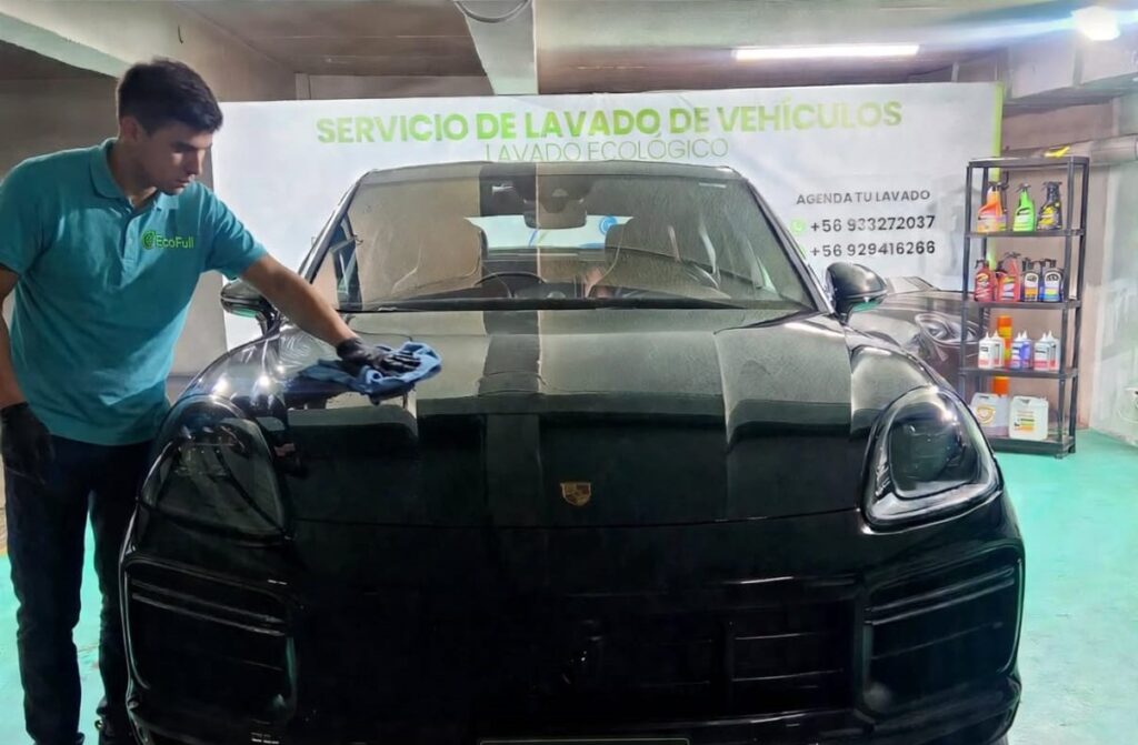 Entrada Eco Full Car Wash Los Militares 5890, Las Condes